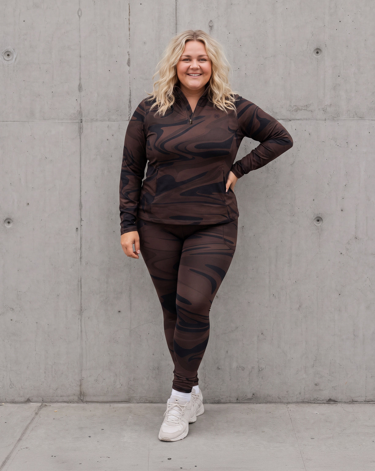 Model 5'5" | Size XL