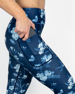 Blue Vintage Bloom Capri