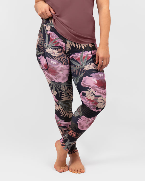 Model 5'4" | Size S