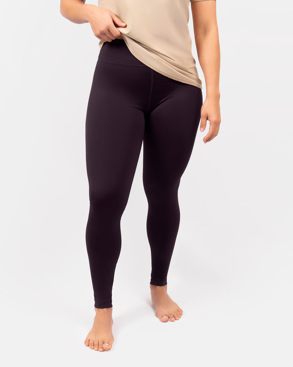 Model 5'5" | Size M