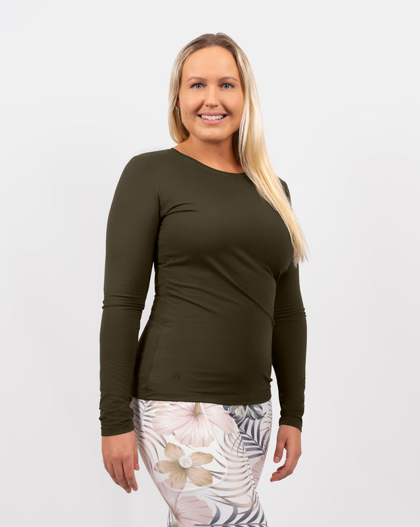 Model 5'5" | Size M