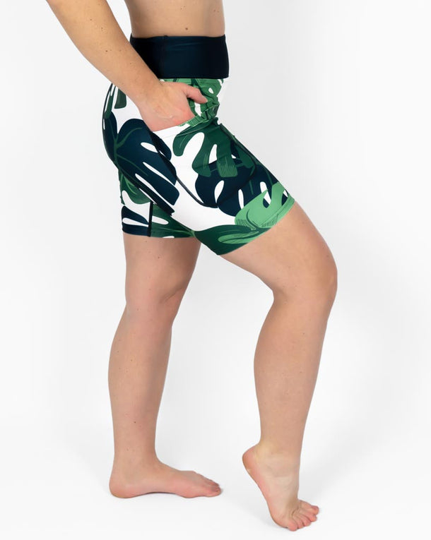 Monstera Shorts
