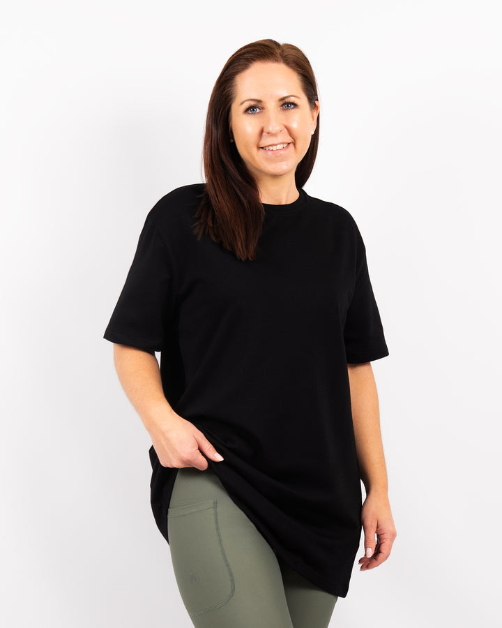 Naomi Everyday Black Long T-Shirt