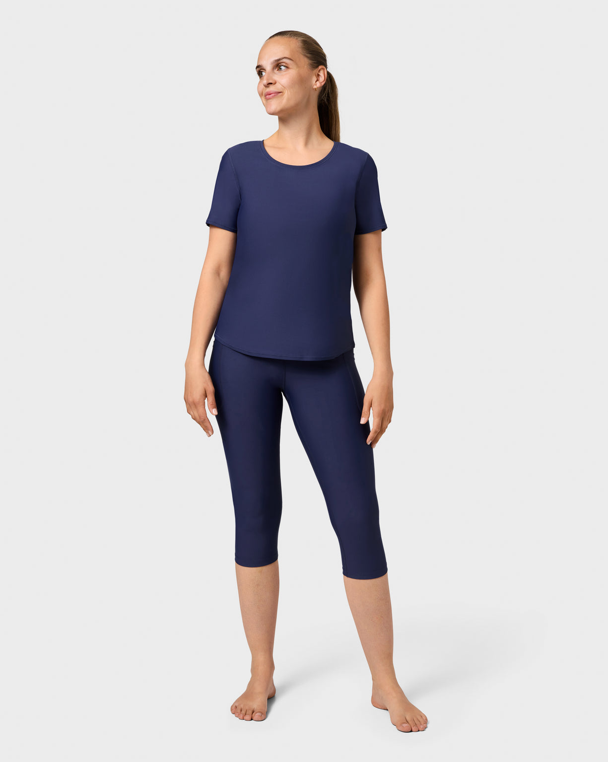 Signature Navy Capri