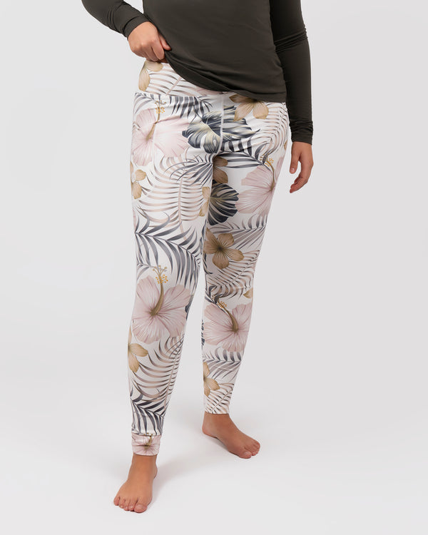 Model 5'5" | Size M