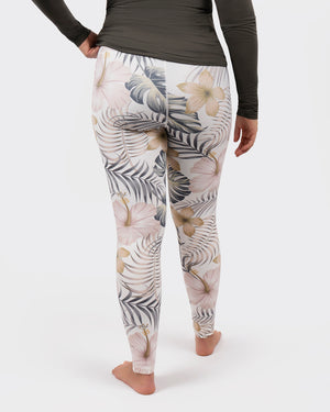 Model 5'5" | Size M