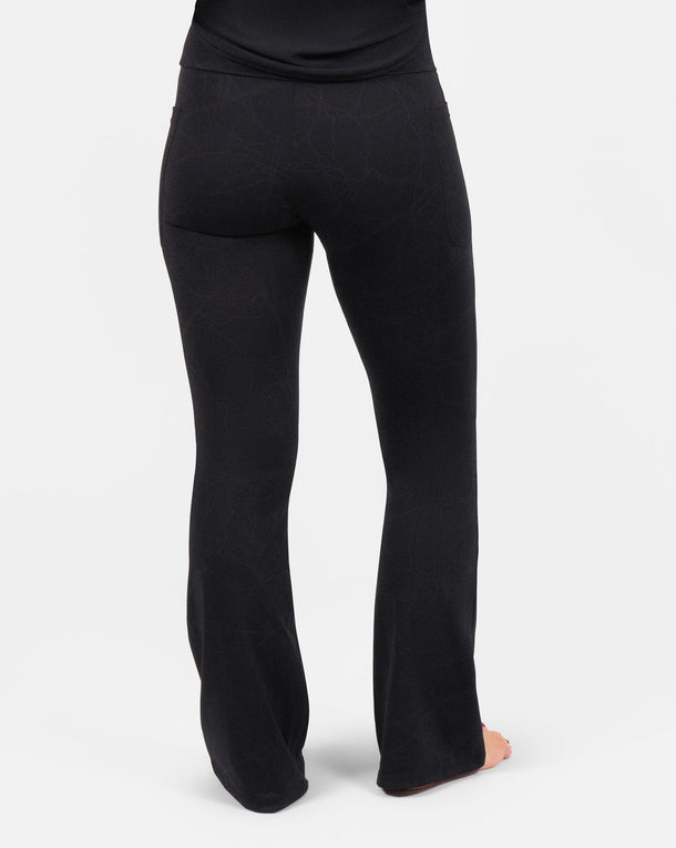 Model 5'3" | Size S, Short